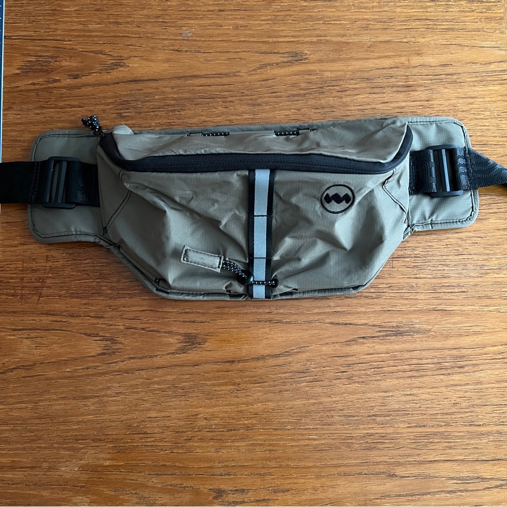 Janji Multipass Sling Bag; 2L; olive green/brown